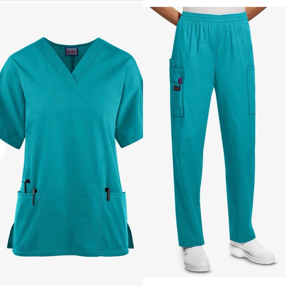 2XL womens cherokee scrubs set 5 pairs (tops and petite bottoms)